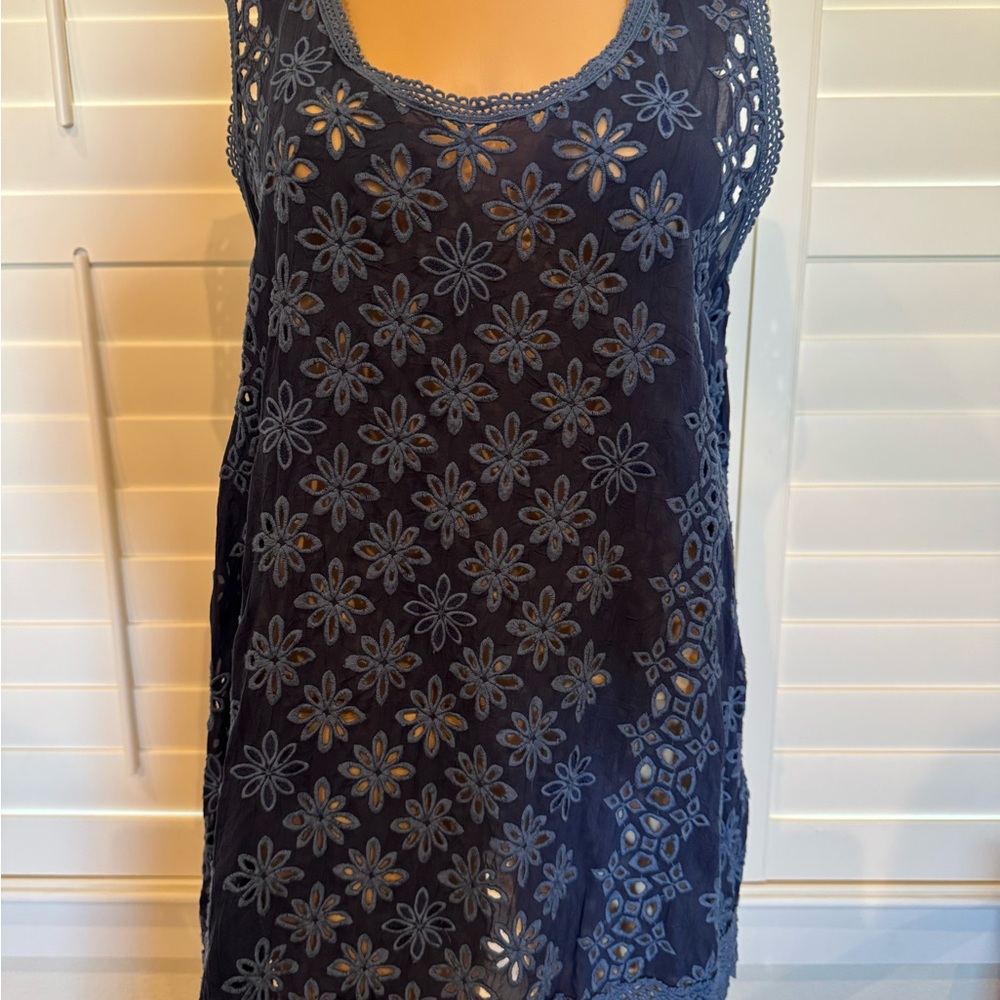 Like New Johnny Was Midnight Blue Embroidered Top Large